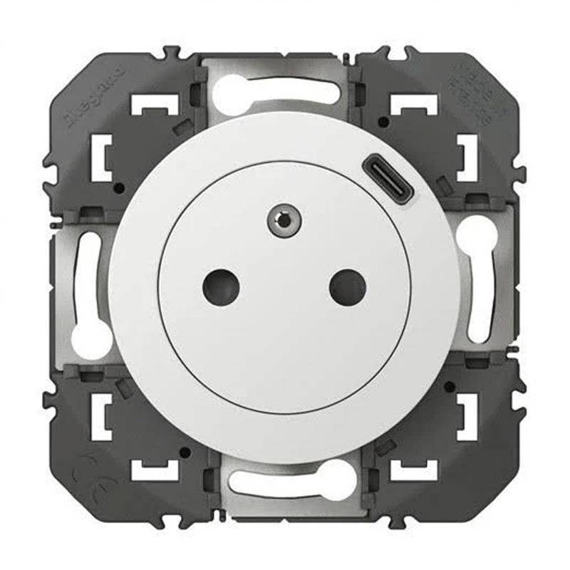 Prise de courant 2P+T Surface Dooxie 16A finition blanc avec chargeur USB Type-C